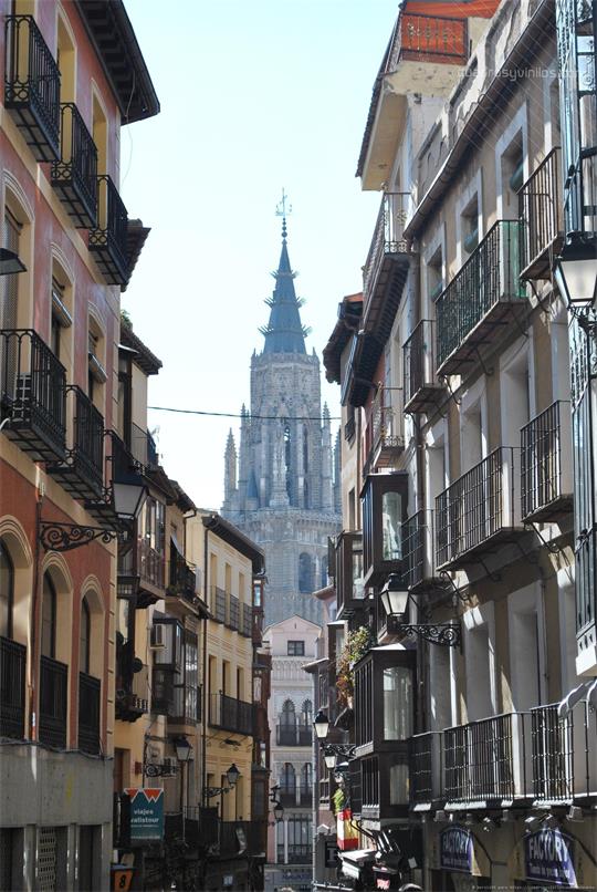 fotografía del autor: 'berzis93' con titulo: 'las calles de toledo muestran su tesoro'