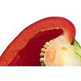 Alimento, pimiento cortado por la mitad