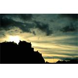 Silueta de noche del castillo de Edimburgo