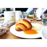 Alimento, desayuno croissant