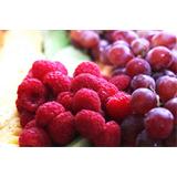 Fruta, moras y uvas