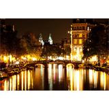 Amsterdam iluminado en la noche