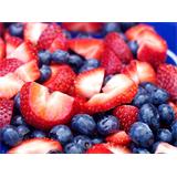 Fruta fresas y arándanos