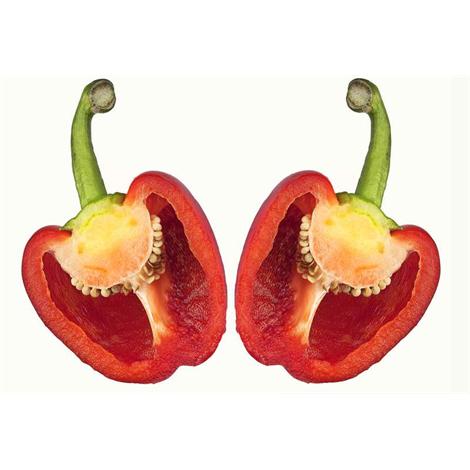 Alimento, pimientos cortado por la mitad