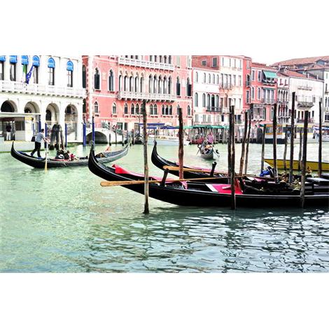 Góndolas en el Gran Canal de Venecia