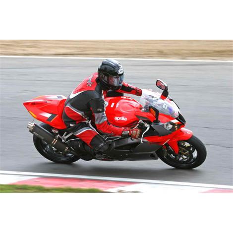 Moto Aprilia RSV 1000 R