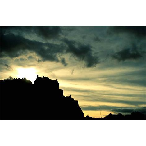 Silueta de noche del castillo de Edimburgo