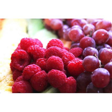 Fruta, moras y uvas