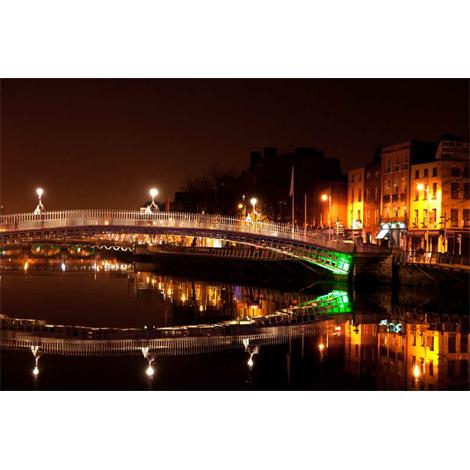 Puente en Dublín bonita vista de noche