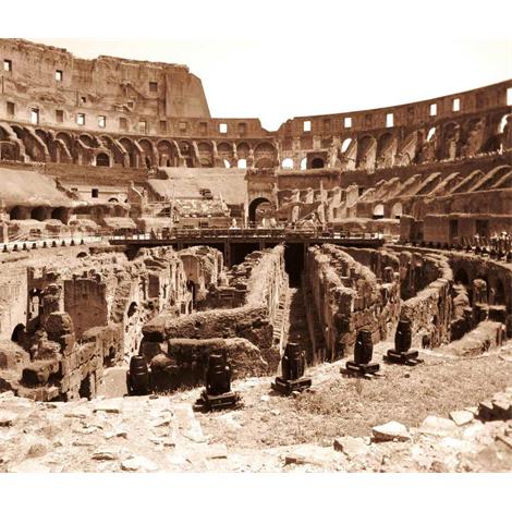 Dentro del coliseo de Roma