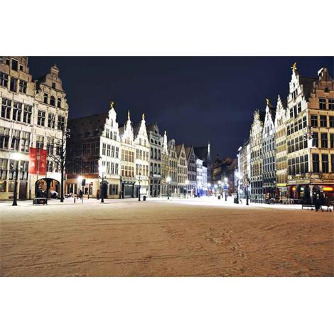 Ciudad de Amberes nevada de noche