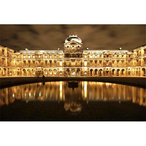 París patio del Louvre